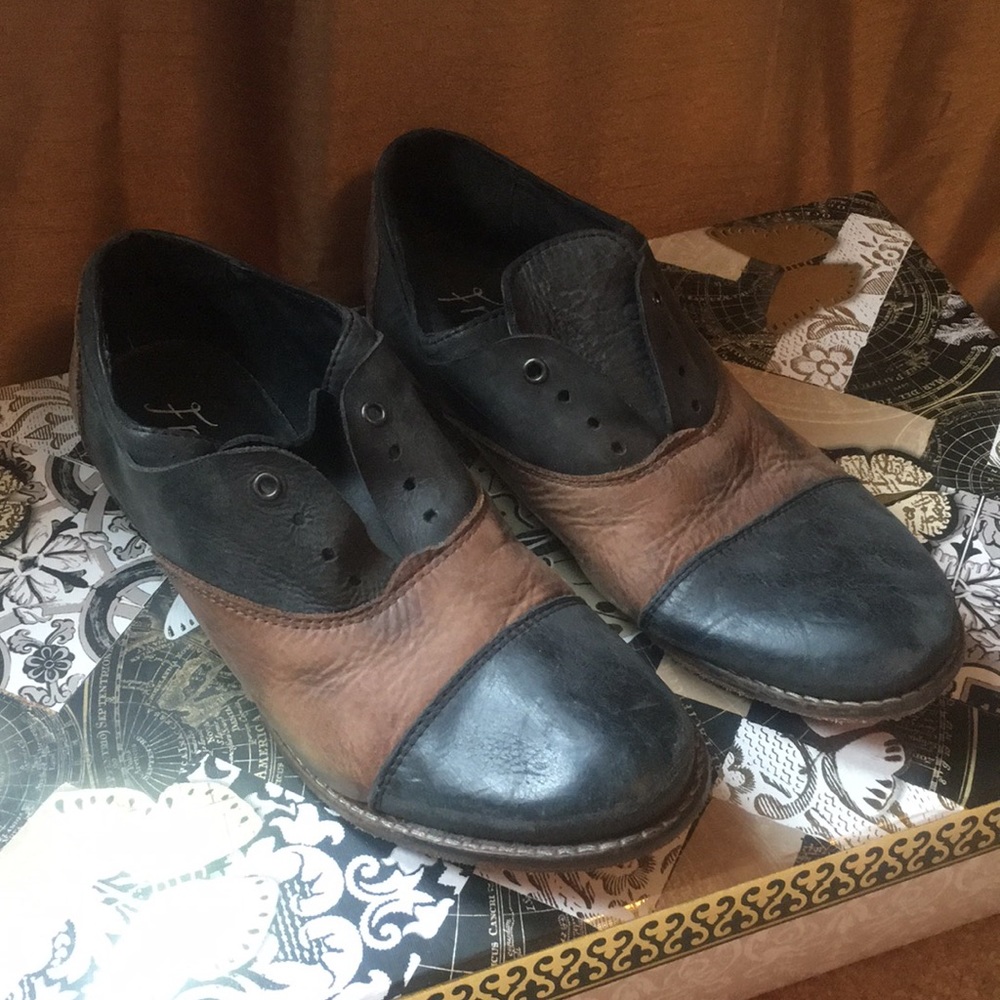 Free People size 36 slip on shoes